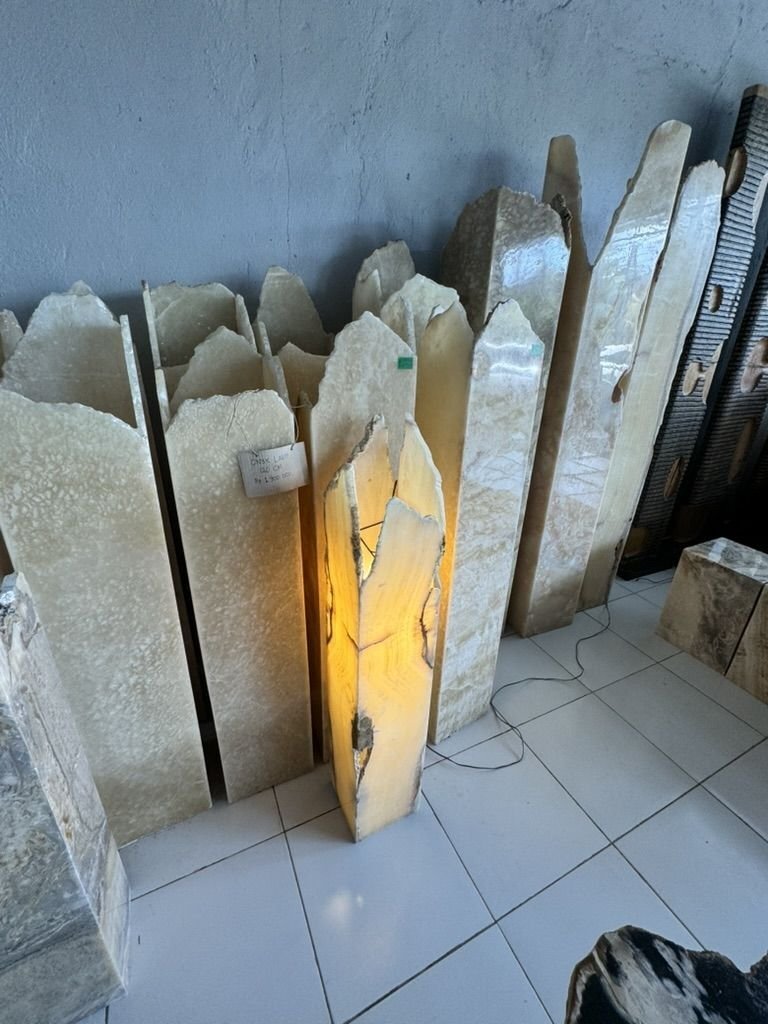 Lampe en pierre d'onyx disponible chez Zen Évasion