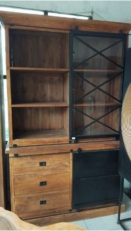 Armoire portes coulissantes en bois de teck disponible chez Zen Évasion