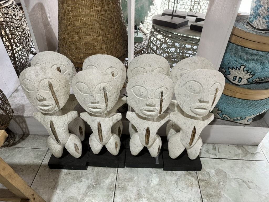 Statue indonésienne bois disponible chez Zen Évasion