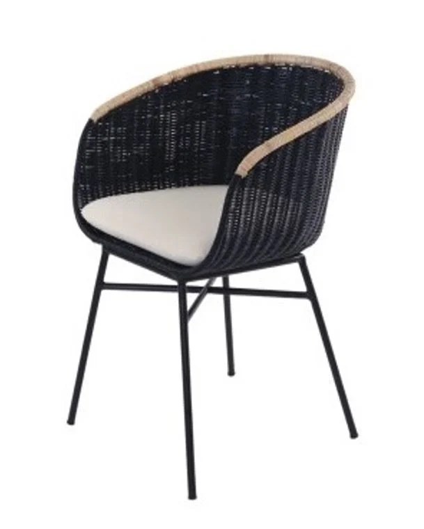 Fauteuil en rotin naturel avec cadre en fer disponible chez Zen Évasion