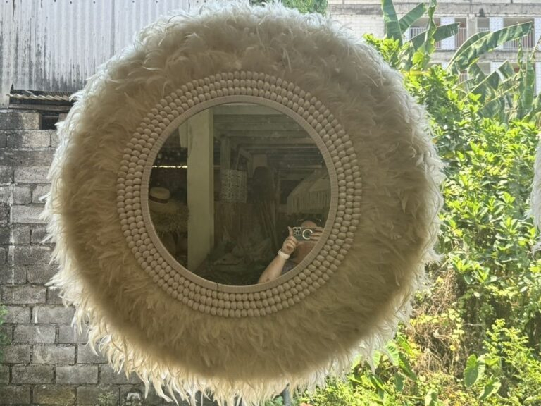 Miroir en rotin naturel disponible chez Zen Évasion