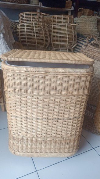 Panier à linge en rotin naturel disponible chez Zen Évasion