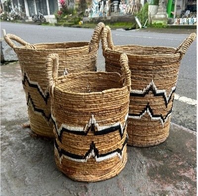 Paniers en fibres végétales disponible chez Zen Évasion