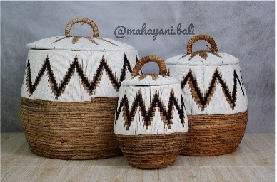 Paniers en fibres végétales disponible chez Zen Évasion