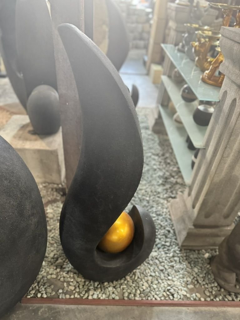 Statue goutte d'eau en fibre ciment disponible chez Zen Évasion