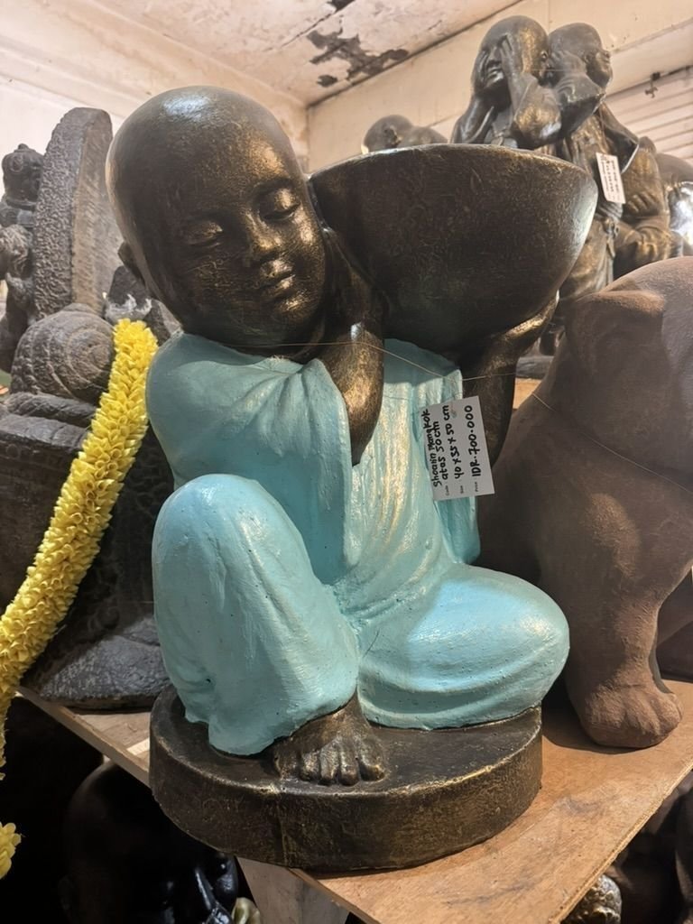 Statue shaolin en béton fibré disponible chez Zen Évasion