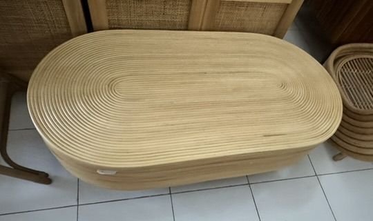 Table basse en rotin naturel disponible chez Zen Évasion