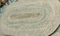 Tapis ovale en mendong disponible chez Zen Évasion