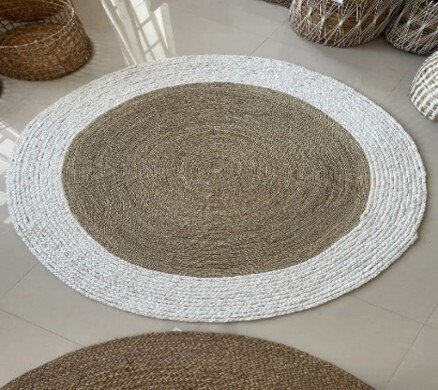 Tapis rond en fibres naturelles disponible chez Zen Évasion