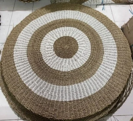 Tapis rond en jonc de mer disponible chez Zen Évasion