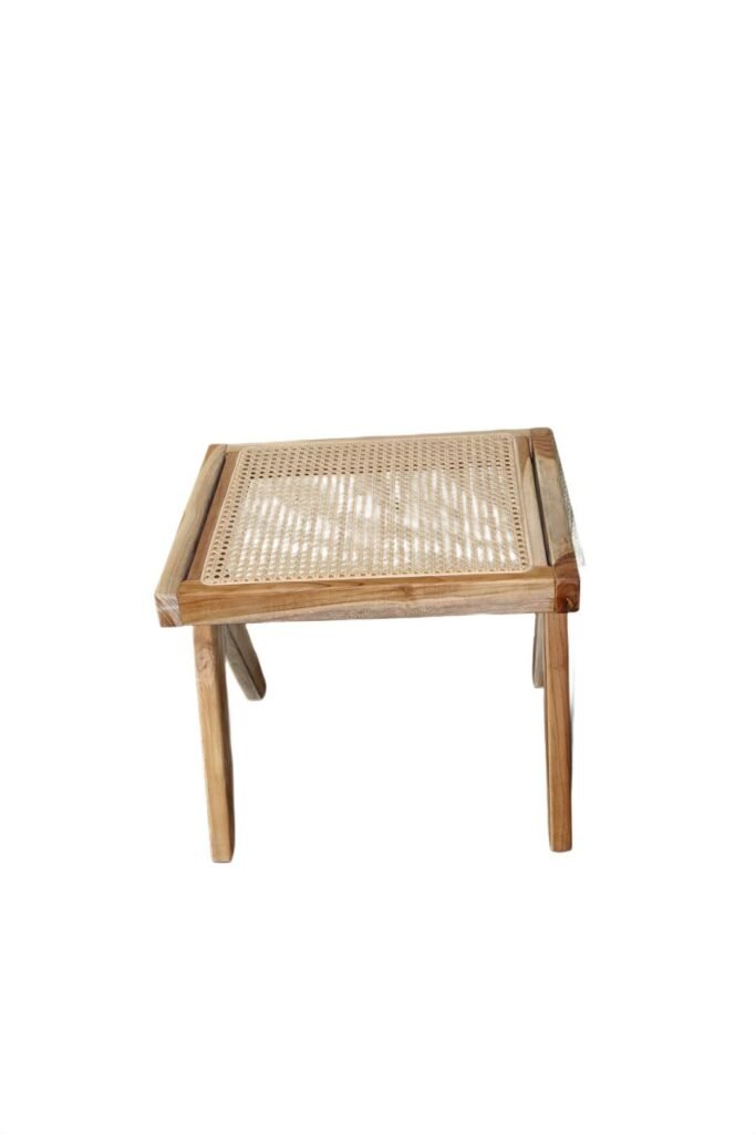 Banc en teck disponible chez Zen Évasion