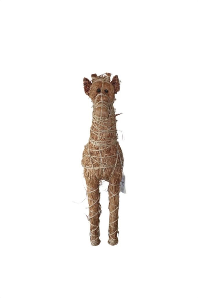 Giraffe en Paille du Ghana disponible chez Zen Évasion