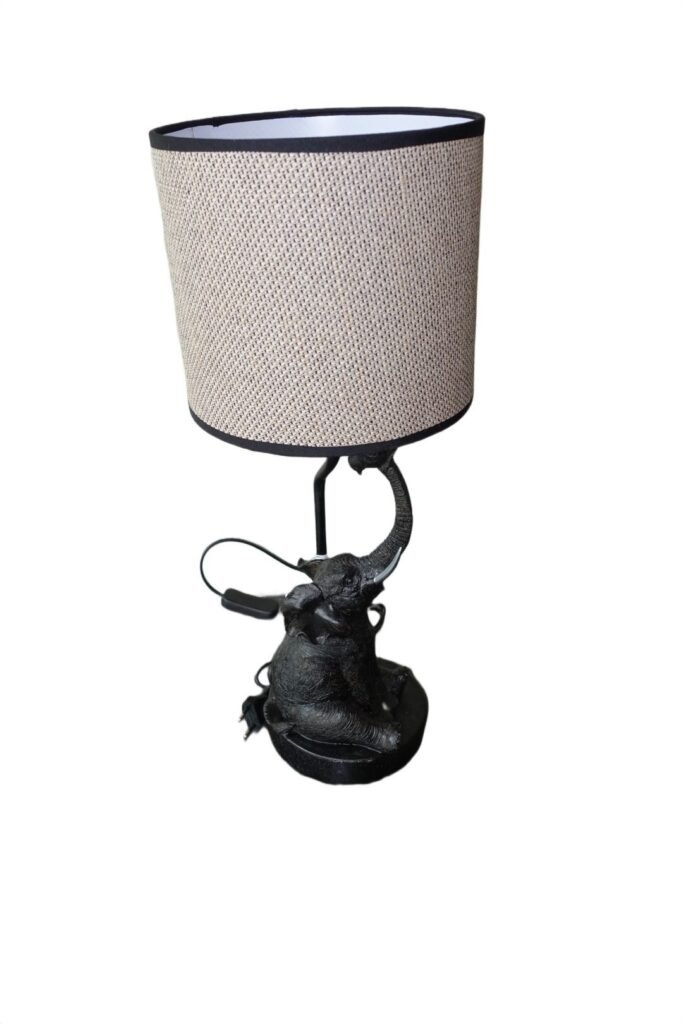 Lampe de table éléphant disponible chez Zen Évasion