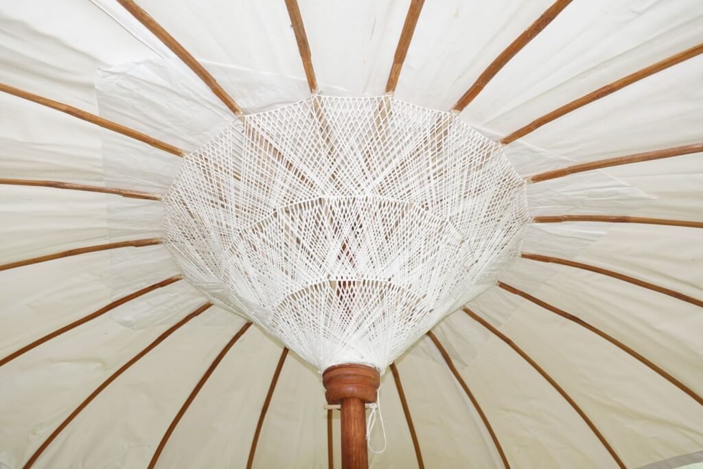 Parasol en bois durian – Image 2